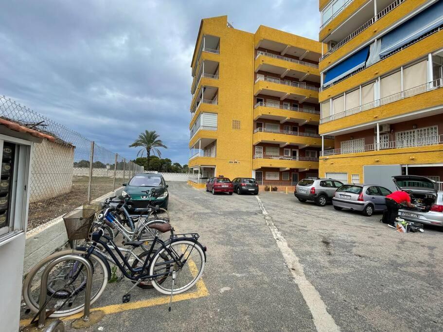 Nice Apartment Near The Sea Torrevieja Bagian luar foto