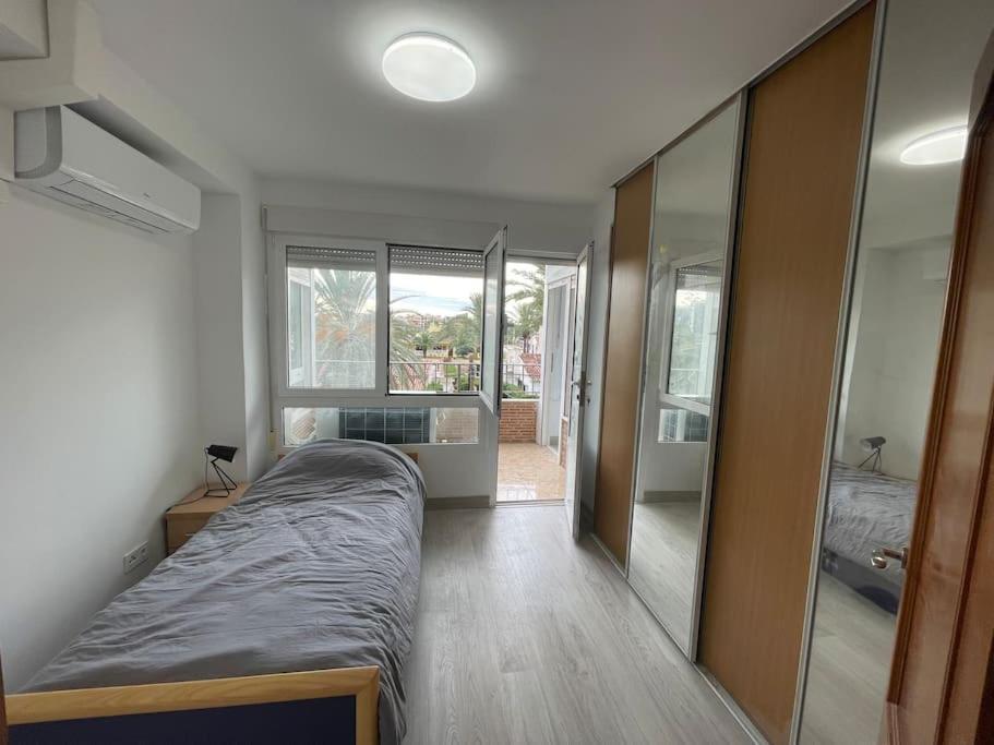 Nice Apartment Near The Sea Torrevieja Bagian luar foto