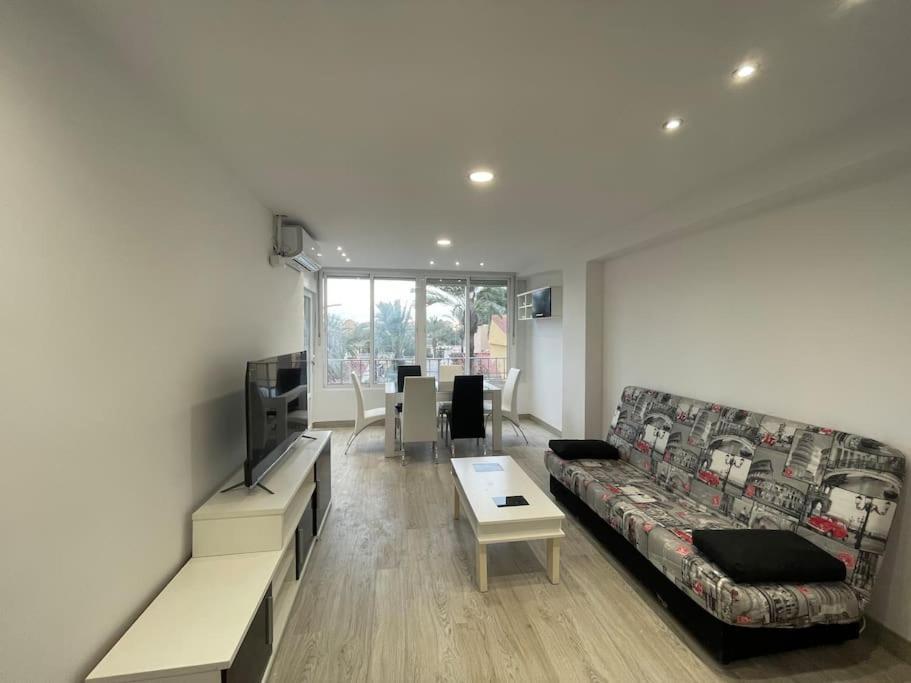 Nice Apartment Near The Sea Torrevieja Bagian luar foto