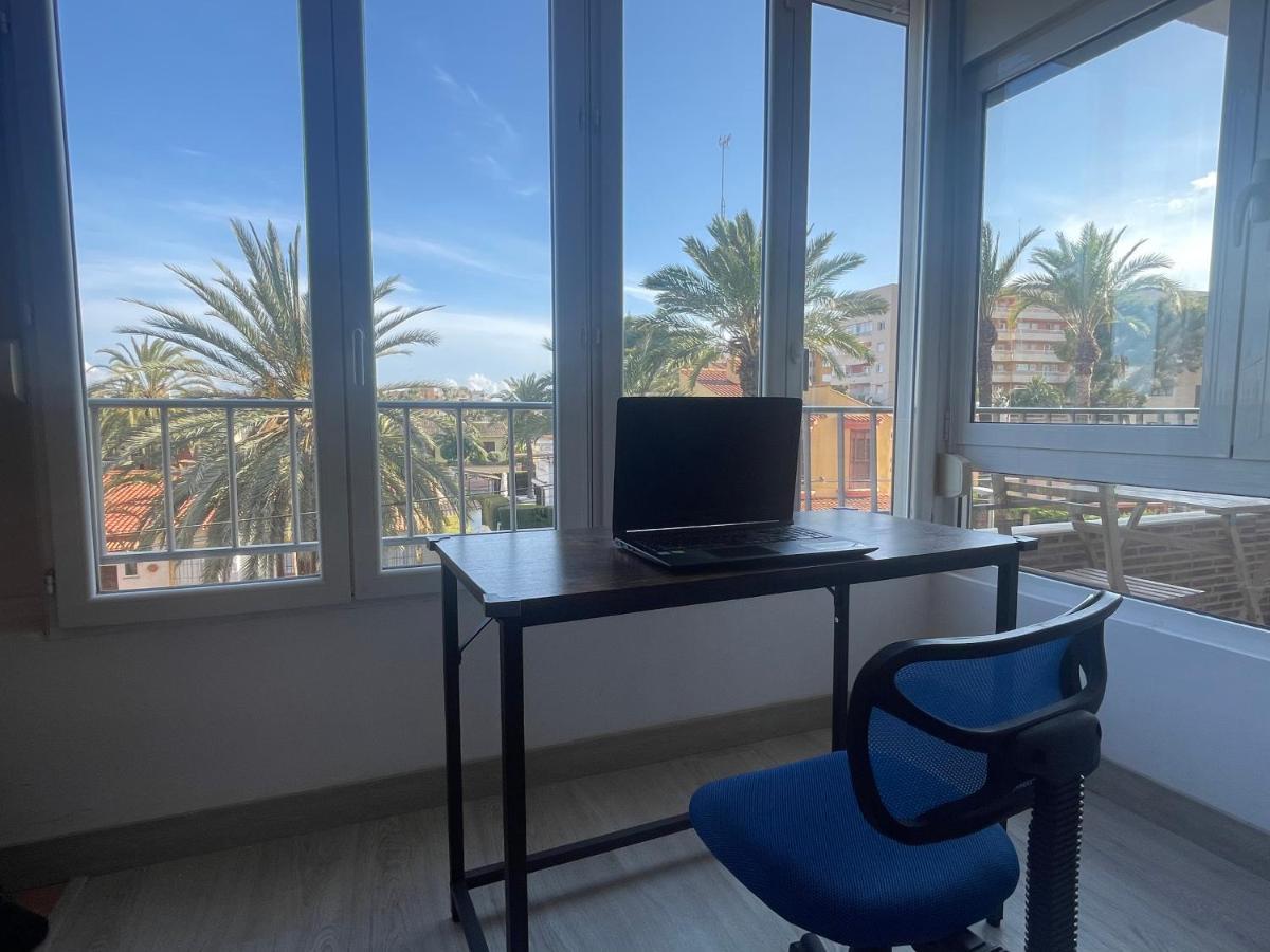 Nice Apartment Near The Sea Torrevieja Bagian luar foto