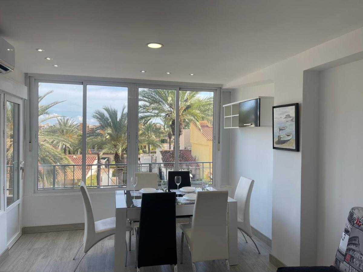 Nice Apartment Near The Sea Torrevieja Bagian luar foto